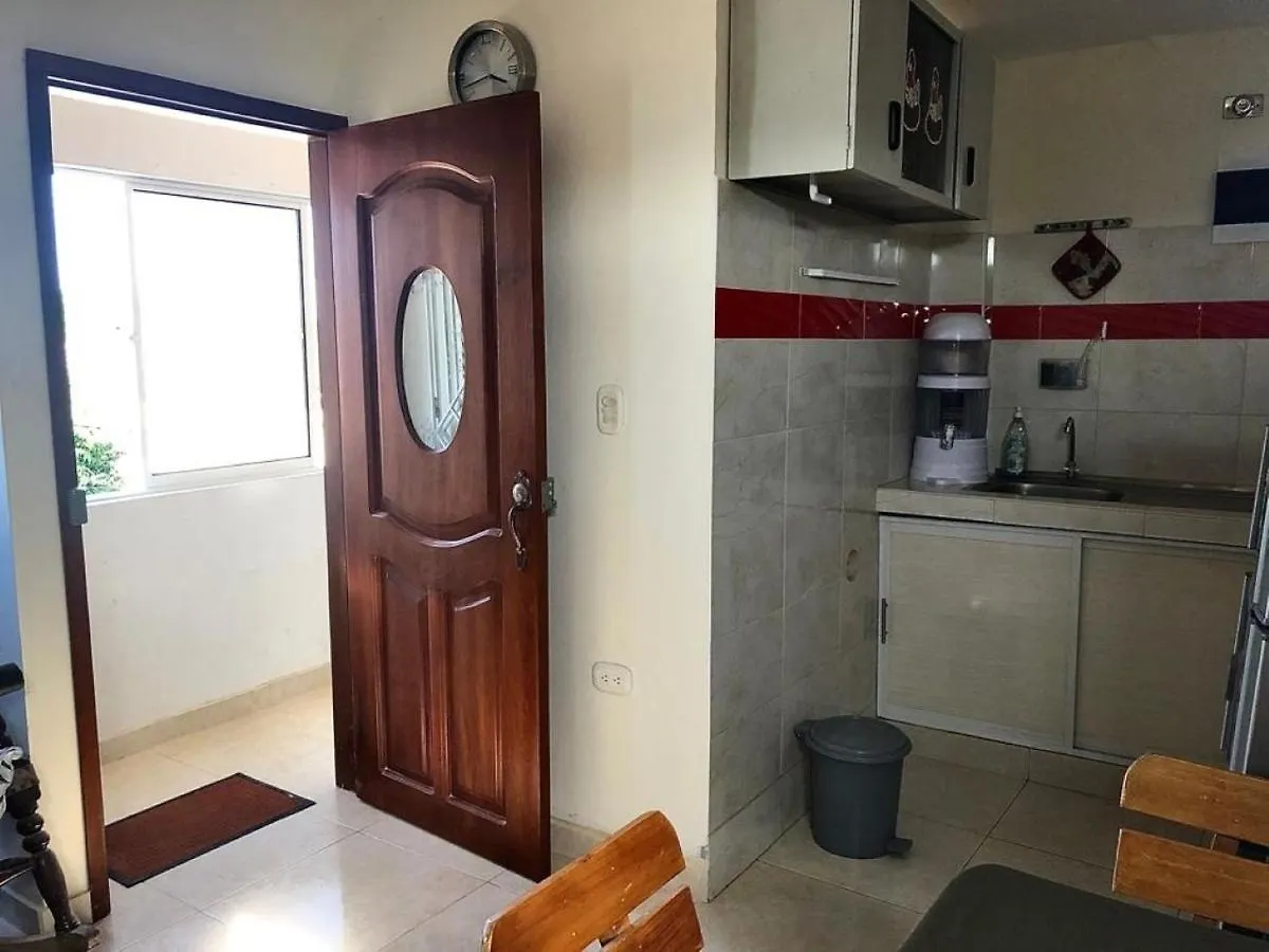 Apartamento De Dos Habitaciones Con Banos Internos contacts